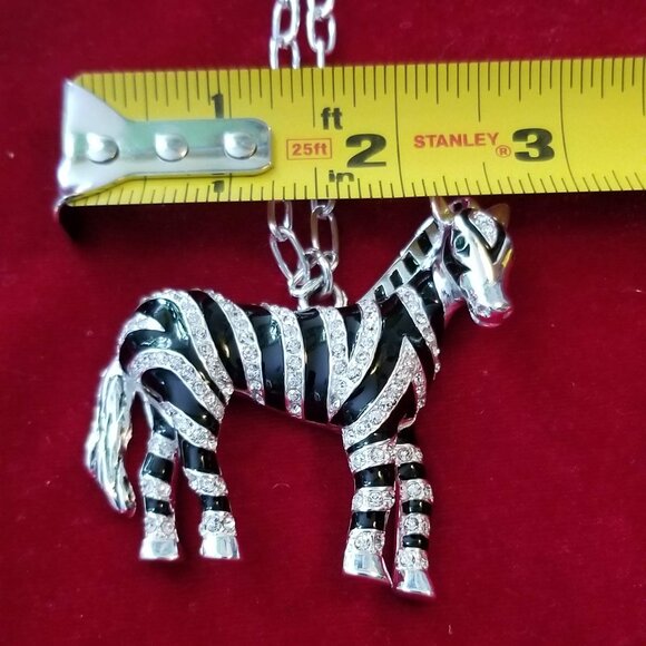 NWOT Large zebra necklace - Picture 9 of 12